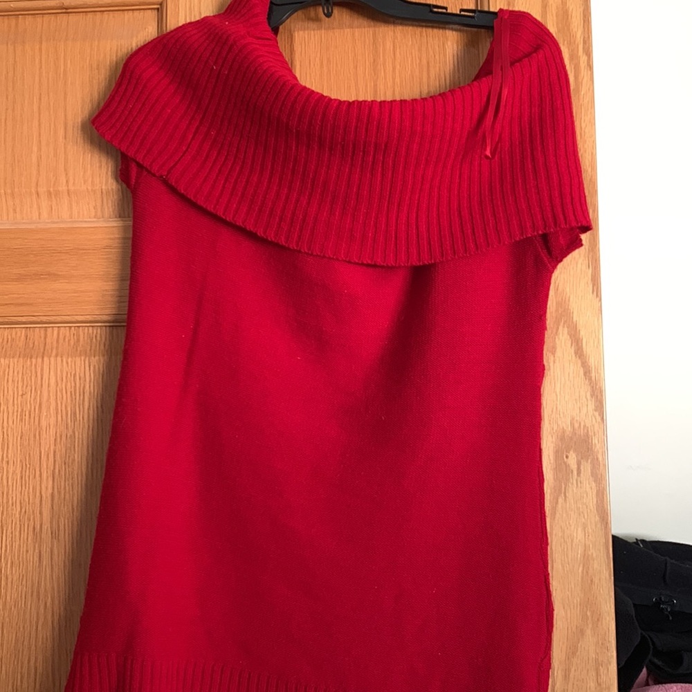 Red sweater - Picture 2 of 2